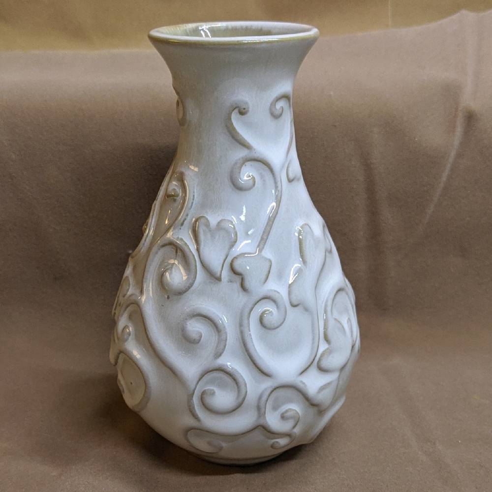 Hosley Vintage White Embossed Hearts And Vines Bud Vase